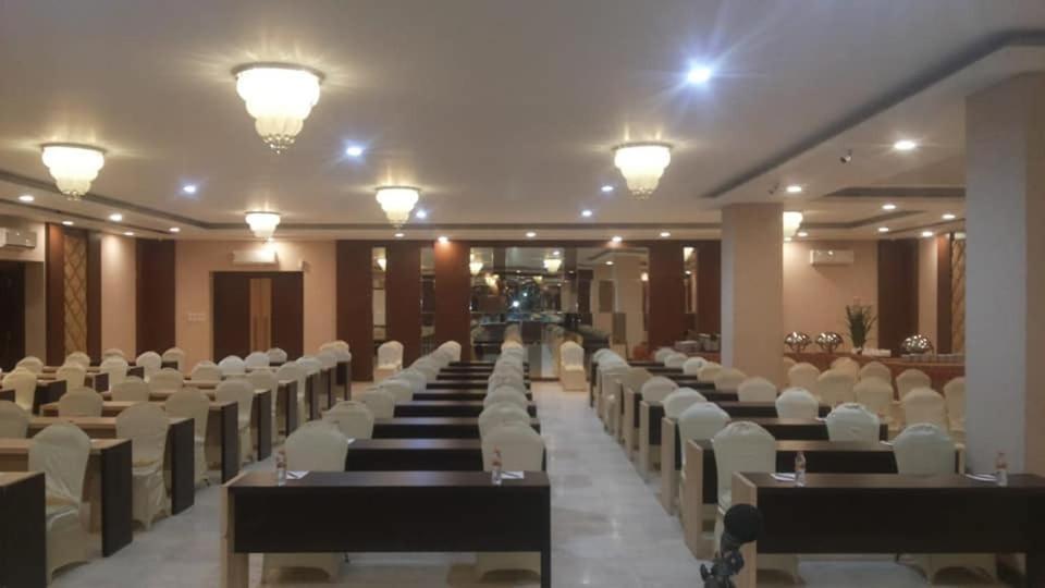 City Hotel Tasikmalaya Extérieur photo