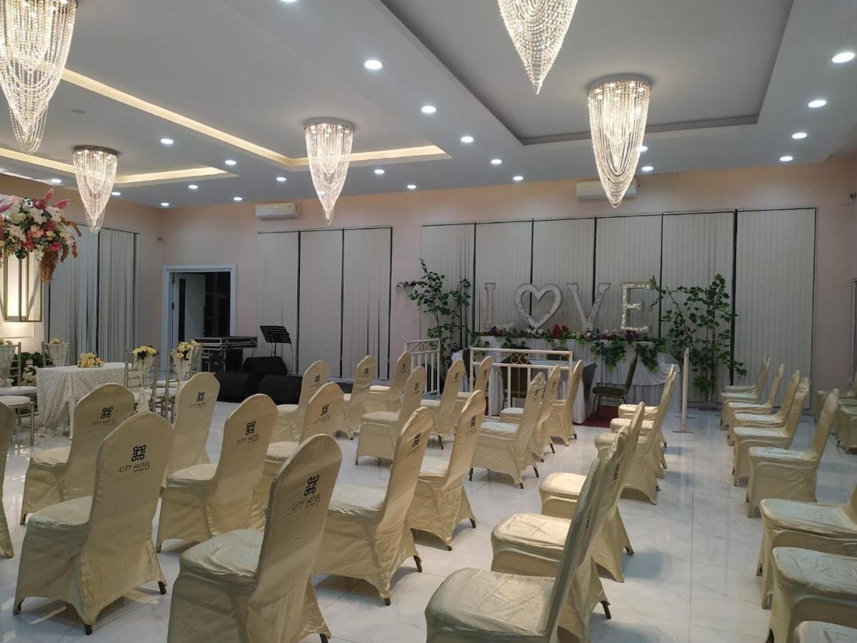 City Hotel Tasikmalaya Extérieur photo
