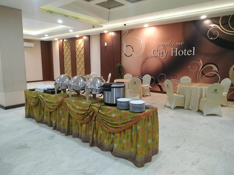 City Hotel Tasikmalaya Extérieur photo