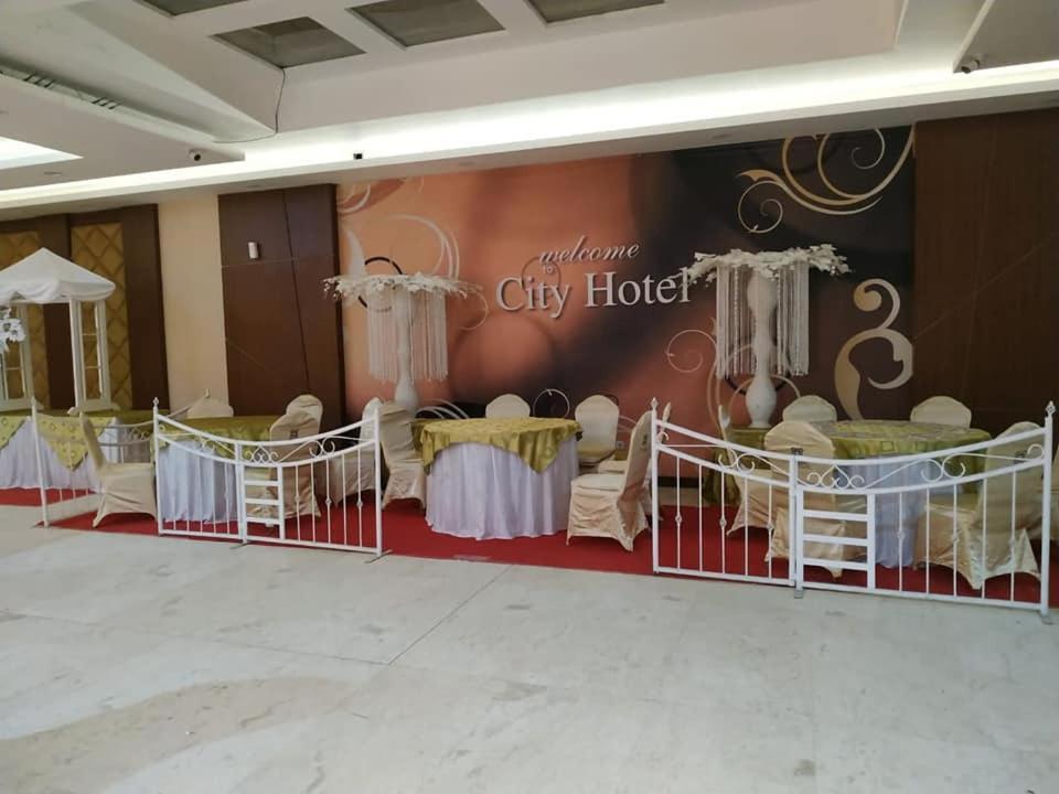 City Hotel Tasikmalaya Extérieur photo
