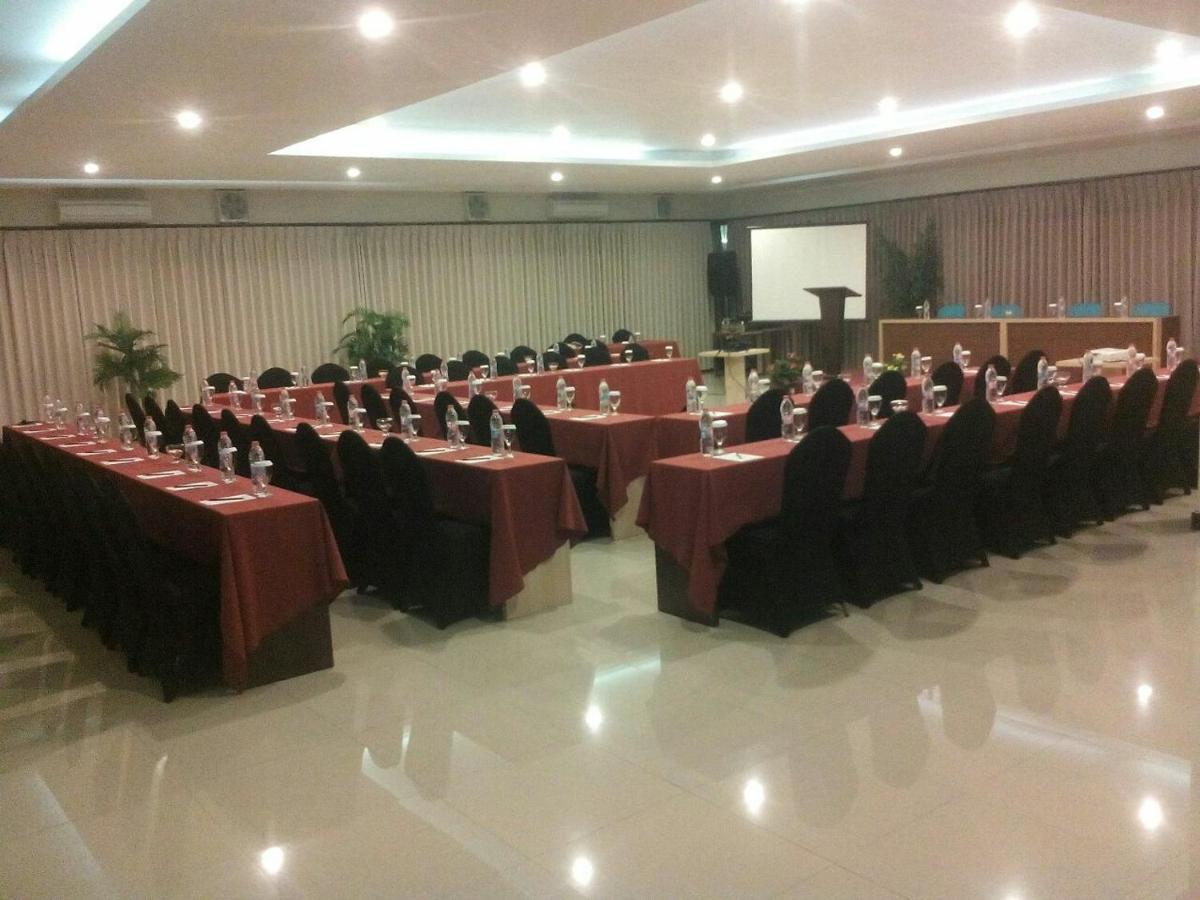 City Hotel Tasikmalaya Extérieur photo