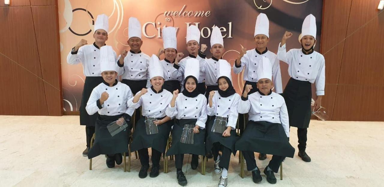 City Hotel Tasikmalaya Extérieur photo