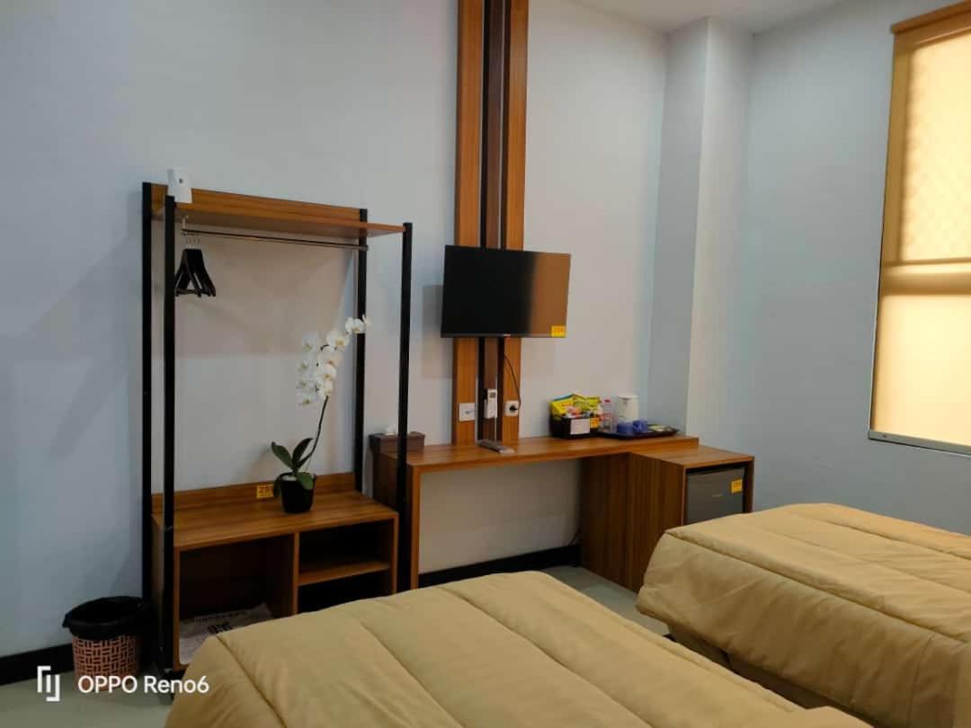 City Hotel Tasikmalaya Extérieur photo