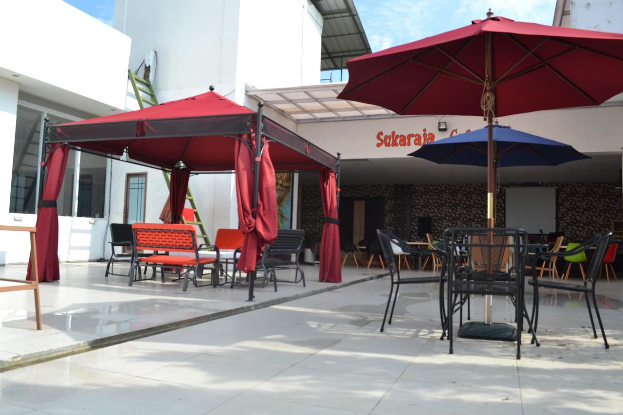 City Hotel Tasikmalaya Extérieur photo