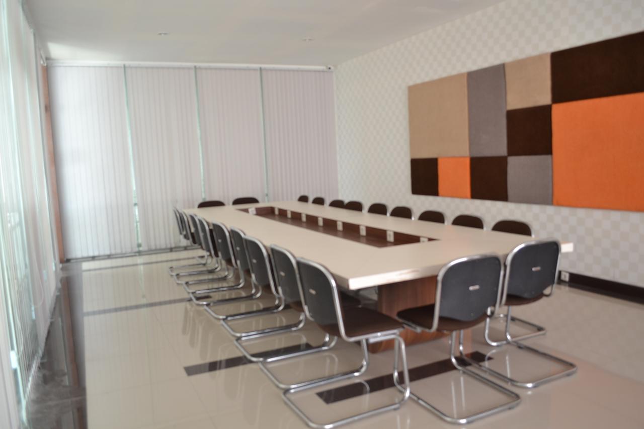 City Hotel Tasikmalaya Extérieur photo