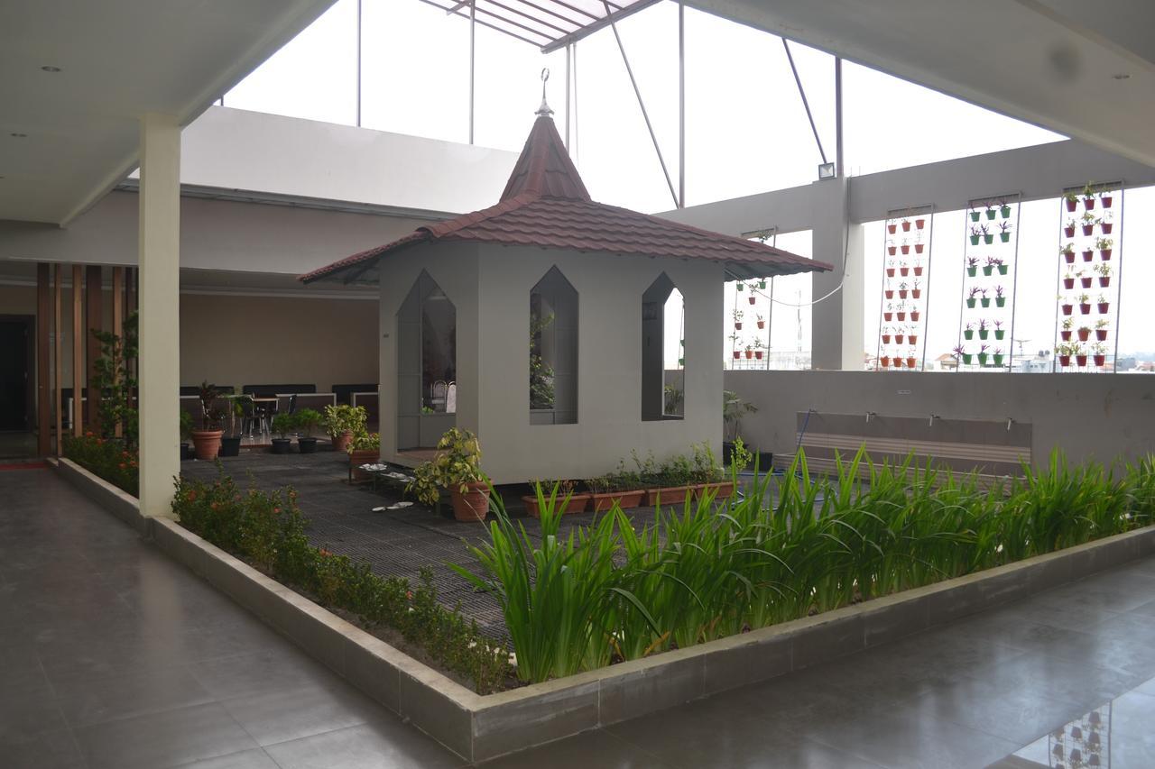 City Hotel Tasikmalaya Extérieur photo