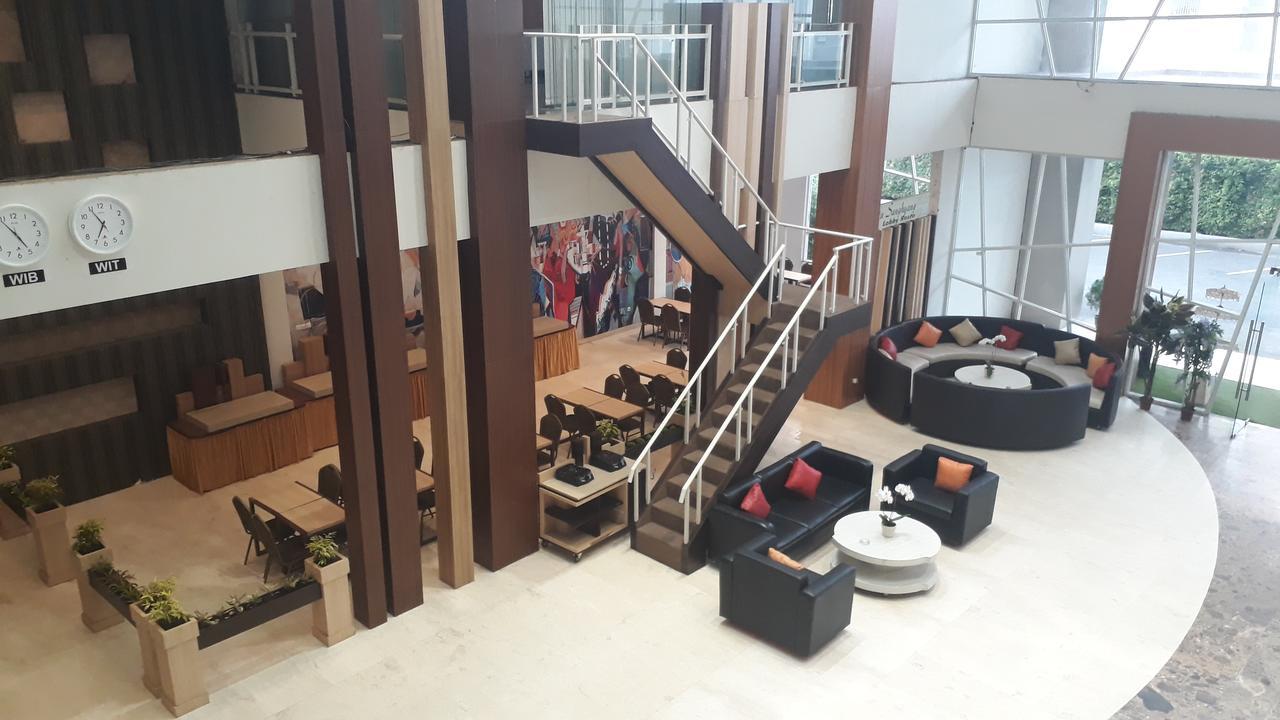 City Hotel Tasikmalaya Extérieur photo