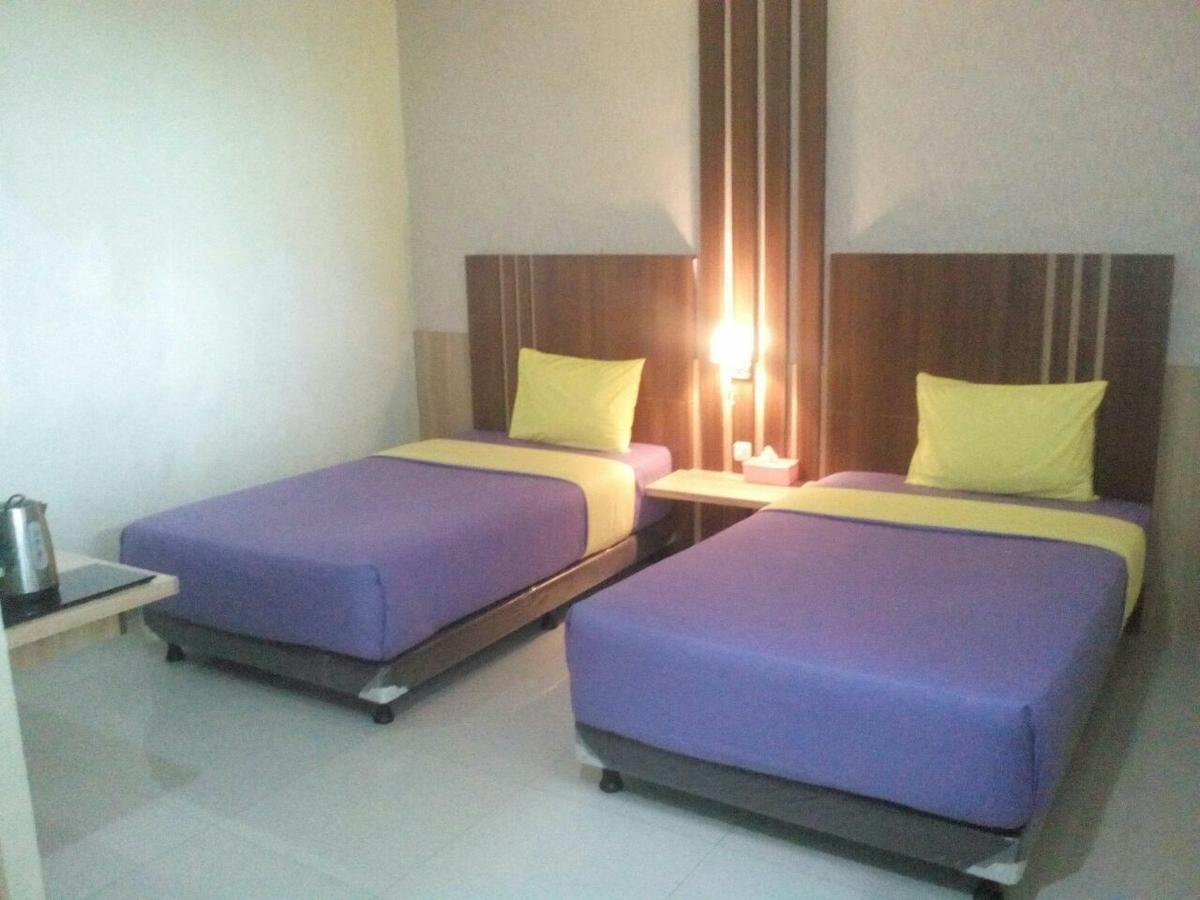 City Hotel Tasikmalaya Extérieur photo