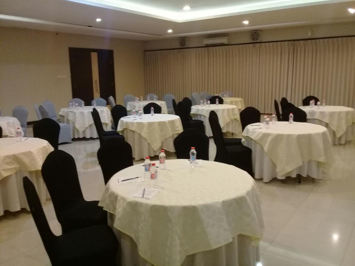 City Hotel Tasikmalaya Extérieur photo